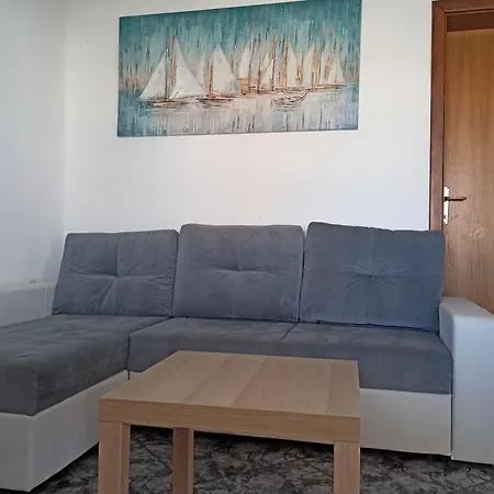 Apartment By The Sea - 24066 Vir